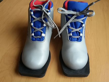 Лыжные ботинки 32 размера