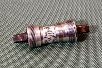 Каретка Shimano BB-UN55