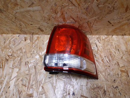 Фонарь правый Toyota land cruiser 200