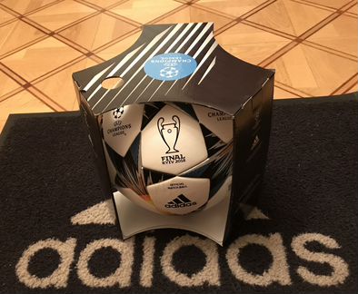 Мяч adidas лига чемпионов 2018 киев Finale Kiev