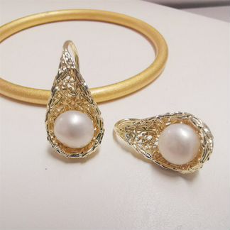 Жемчужные серьги в ажурной сетке