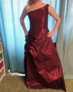 Вечернее платье