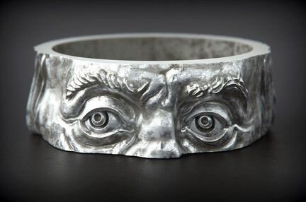 Кольцо с барельефом по фотографии.Свадебные кольца