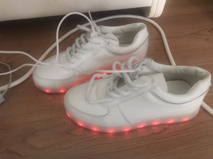 Кроссовки с LED подсветкой