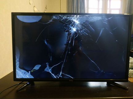Телевизор TCL (разбита матрица) диагональ 33