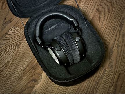 Beyerdynamic T1 Gen 2 + DAC Impacto Universal
