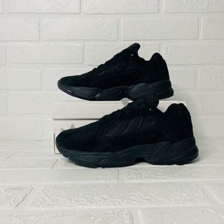 Кроссовки Adidas Yung