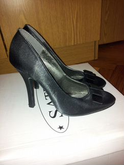 Туфли женские новые атласные