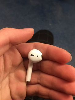 Левый наушник AirPods 2