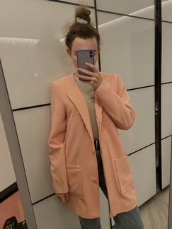 Розовое пальто