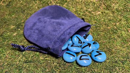 Руны из стекла ручной работы