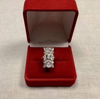 Золотое кольцо 750 с бриллиантами, экспертиза