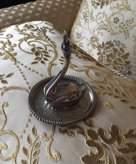Подставка для колец лебедь