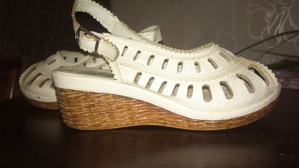 Босоножки белые на широкую ногу, р.40-41