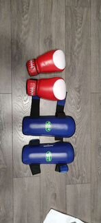 Боксерские перчатки и защита голени
