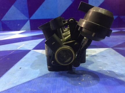 Топливная рампа без форсунок Ауди А6 Ц6