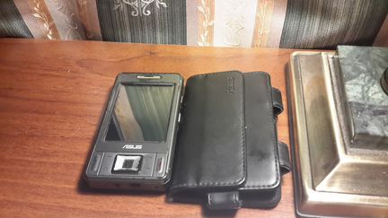 Продам телефон asus P535