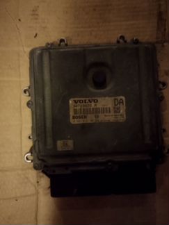 Блoк упpaвлeния двигaтeлем Volvo 30729826 эбу