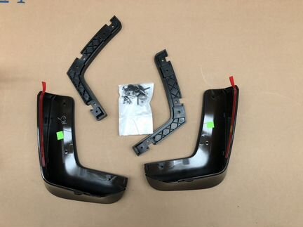 Комплект передних брызговиков Chevrolet Traverse