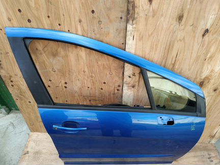 Дверь передняя правая Peugeot 308 2010