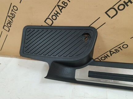Накладка порога внутренняя задняя правая Toyota