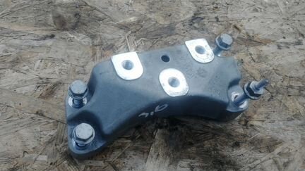 Кронштейн DSG DQ250 R32 R36 1K0199117AN