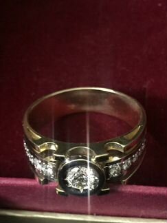 Кольцо желтое золота 750 проба,бриллианты 0.7карат