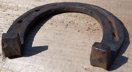 Конская подкова кованая