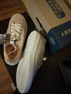 Кеды. Новые