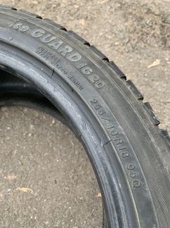 255/40R18 Yokohama