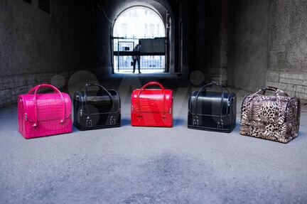 Сумка / чемодан / кейс для мастеров маникюра и виз