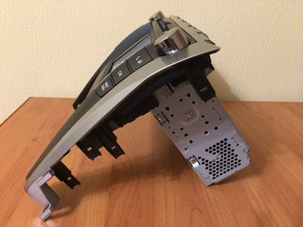 Штатное головное устройство Toyota Camry V55. 2017