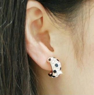 Серьги леопардовые со стразами