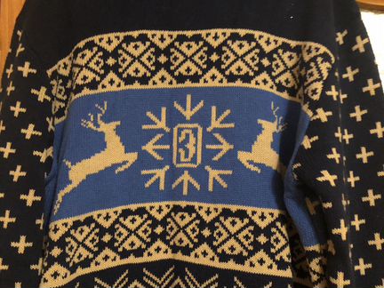 Свитер новый