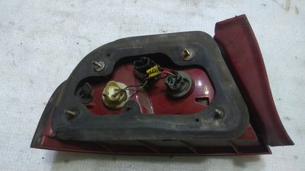 Фонарь задний наружний правый на Киа Маджентис 1