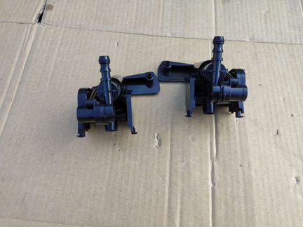 Форсунка фароомывателя Тойота Королла 150