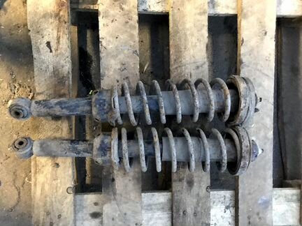 Стойка амортизатора задняя Honda Integra DC1 ZC