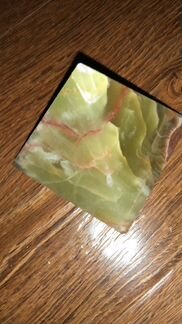 Пирамида из оникса