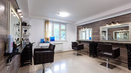 Продается сеть салонов красоты (3 салона)