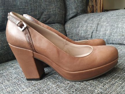 Новые бежевые кожаные туфли Janet & Janet Италия