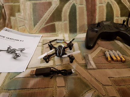 Прадаю р/у квадрокоптер Hubsan X4 H107L