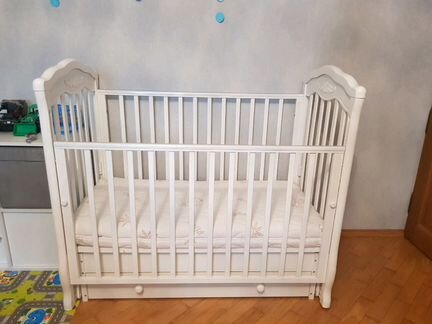 Кроватка + матрац (с маятником Гандылян Шарлотта)