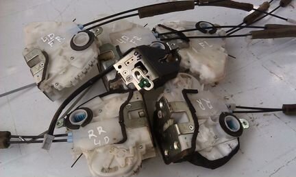 Honda сivic 4D 06- замок двери