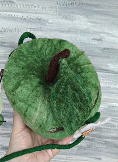 Сумка из шерсти. Яблоко