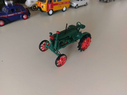 Трактор №4 Втз Универсал 1/43 Hachette collection