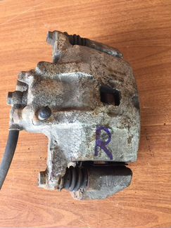 Суппорт передний правый Mitsubishi Lancer 9