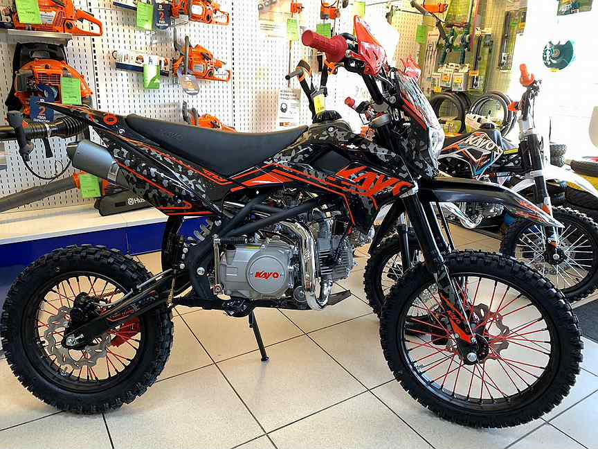 Kayo basic yx125. Кайо Бейсик YX 125. Kayo 125 Basic 2020 Rolling Moto. Питбайк Кайо 125 КРЗ Басик. Питбайк Кайо Бейсик 125 Роллинг мото.