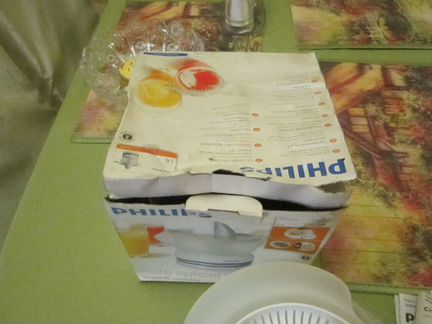 Соковыжималка модель Philips HR 2737