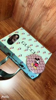 Зарядка для телефона Louis Vuitton